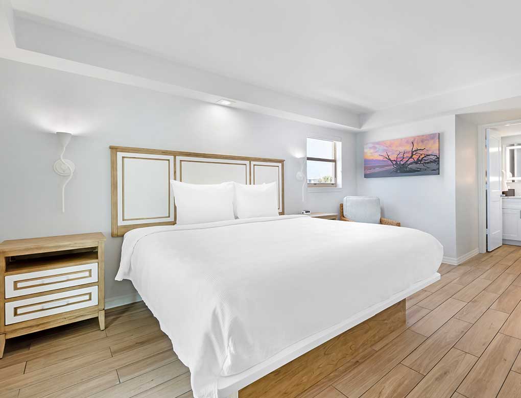 Separate Bedroom Suite - 1 King 2 Double Beds